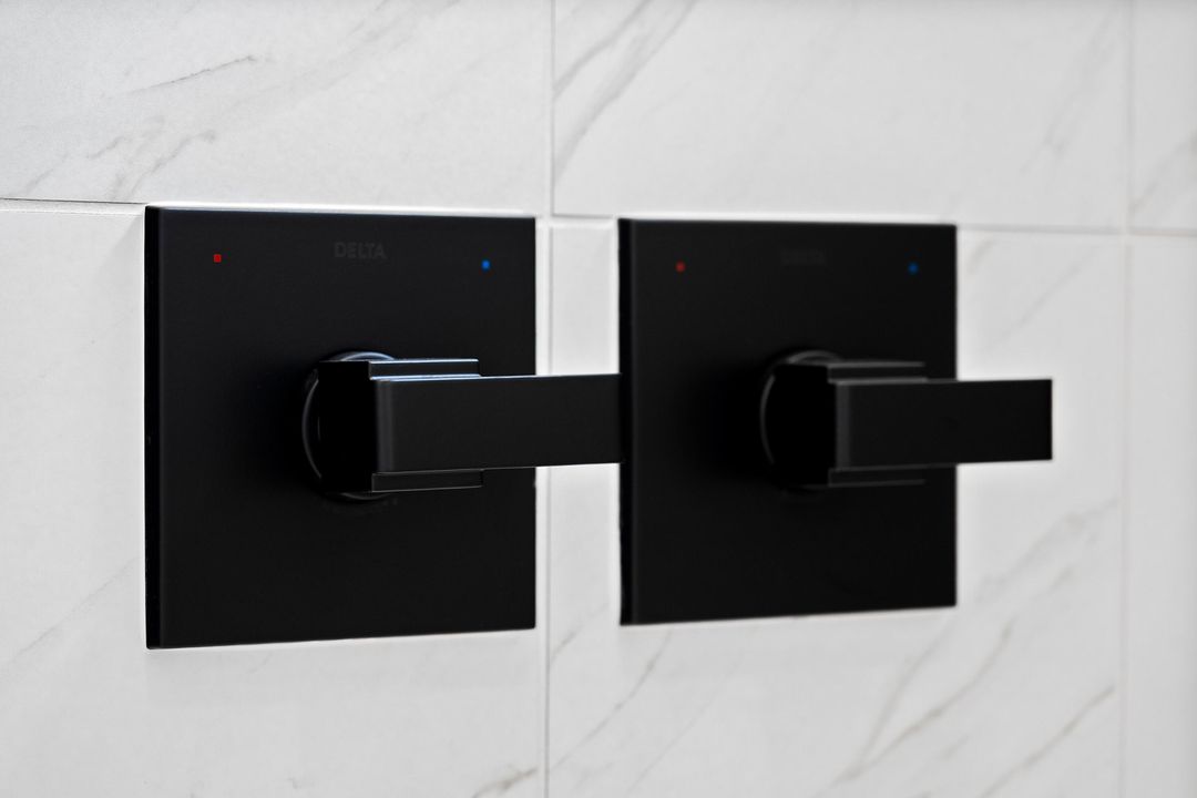 Под контрактом: $1,295,000 (3 спален, 3 ванн, 2480 Квадратных фут)