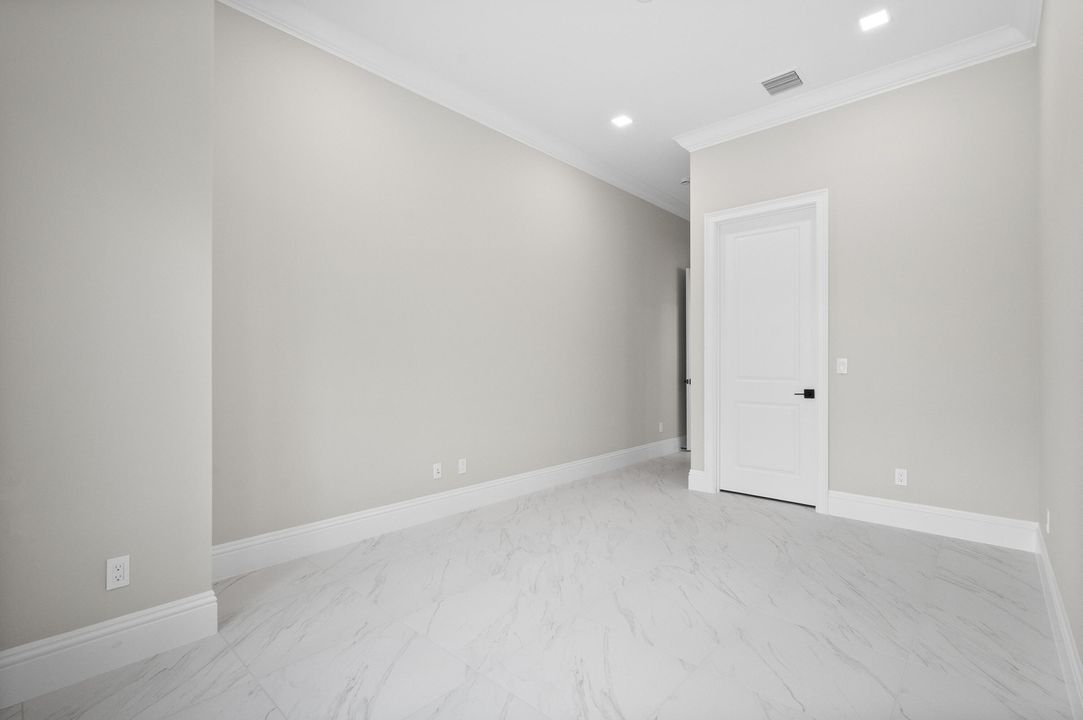 Под контрактом: $1,295,000 (3 спален, 3 ванн, 2480 Квадратных фут)