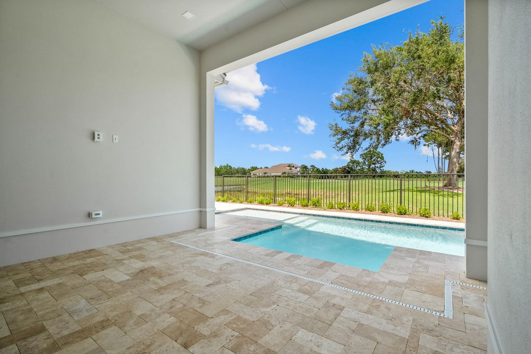 Под контрактом: $1,295,000 (3 спален, 3 ванн, 2480 Квадратных фут)