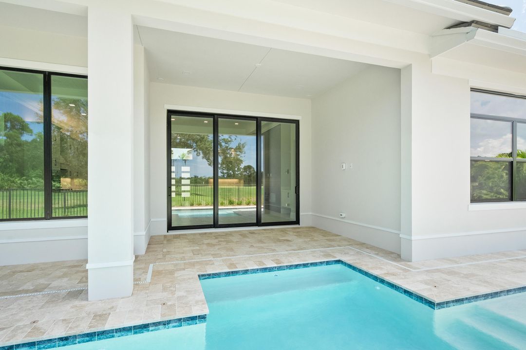 Под контрактом: $1,295,000 (3 спален, 3 ванн, 2480 Квадратных фут)