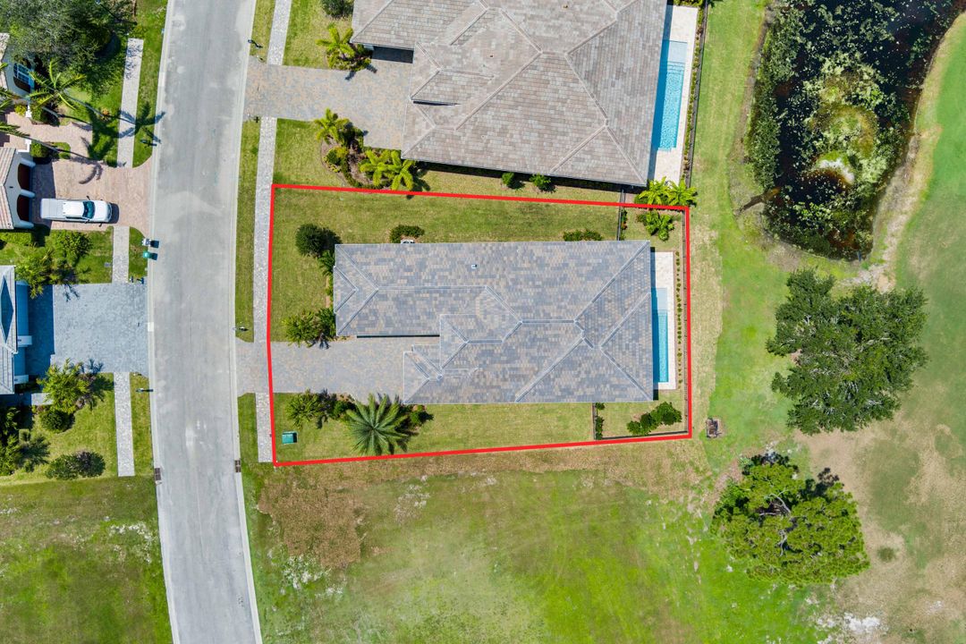 Под контрактом: $1,295,000 (3 спален, 3 ванн, 2480 Квадратных фут)