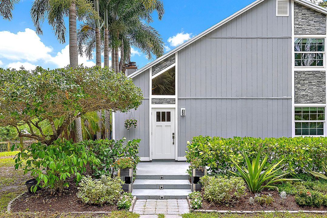 合同活跃: $675,000 (3 贝兹, 2 浴室, 1598 平方英尺)