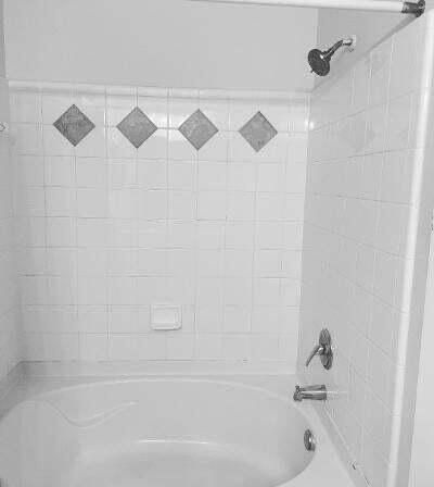 Active With Contract: $2,650 (2 beds, 2 baths, 1384 Square Feet)