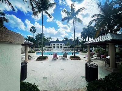 Active With Contract: $2,650 (2 beds, 2 baths, 1384 Square Feet)