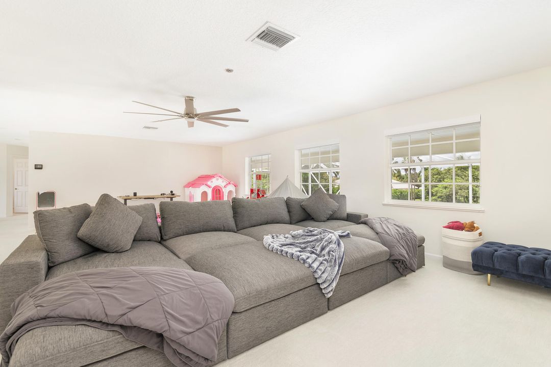 En Venta: $2,699,000 (4 camas, 3 baños, 3778 Pies cuadrados)