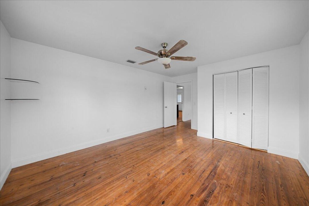 For Sale: $209,000 (2 beds, 1 baths, 936 Square Feet)