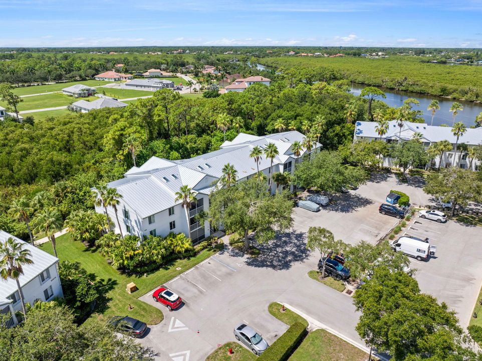 Active With Contract: $190,000 (2 beds, 2 baths, 1018 Square Feet)