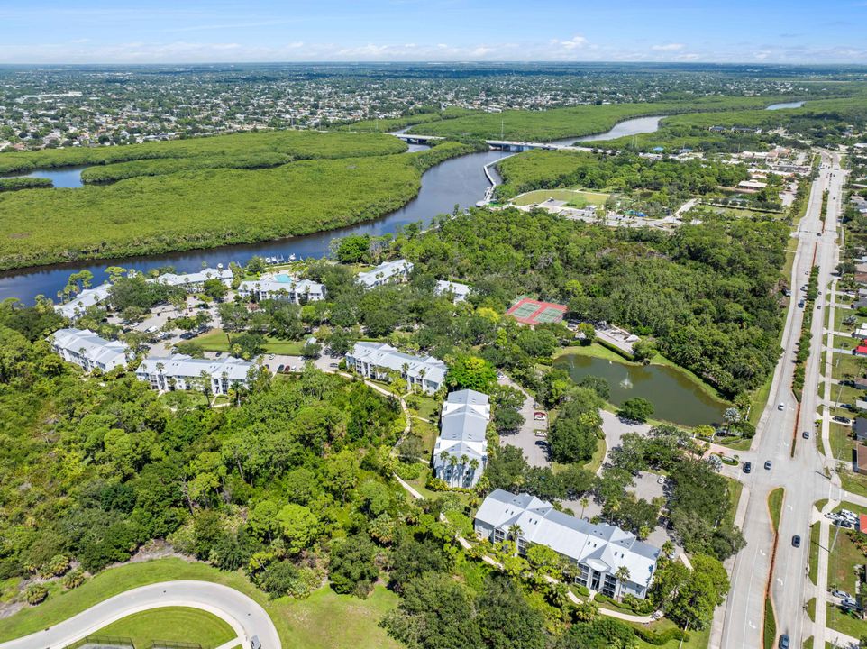 Active With Contract: $190,000 (2 beds, 2 baths, 1018 Square Feet)