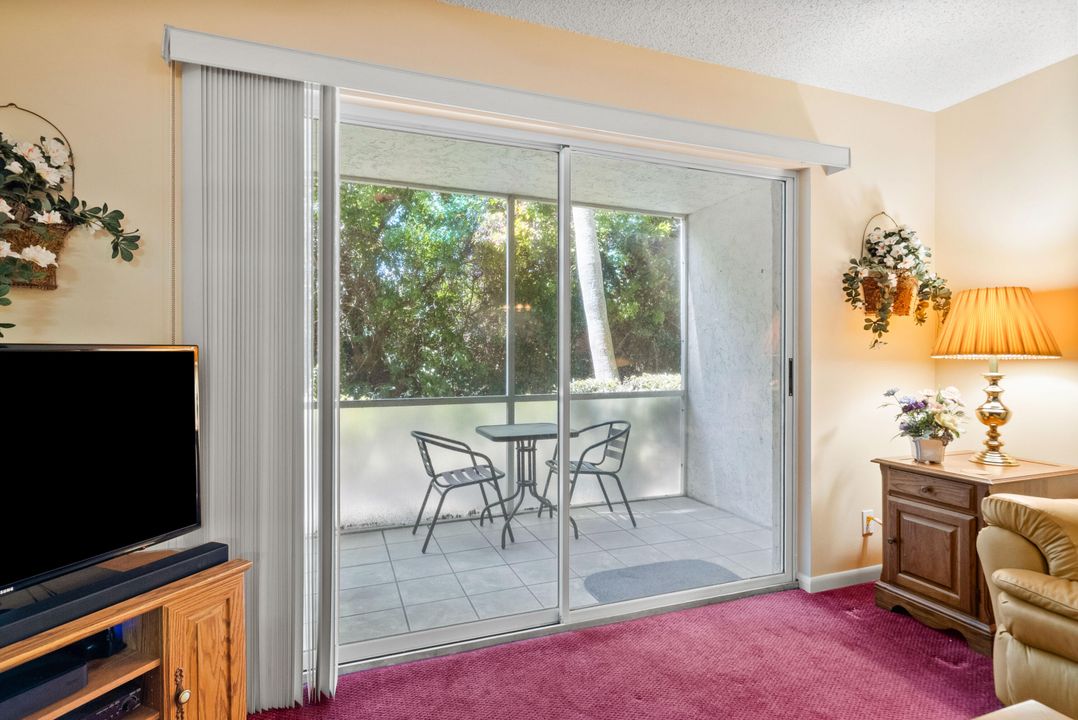 Active With Contract: $190,000 (2 beds, 2 baths, 1018 Square Feet)