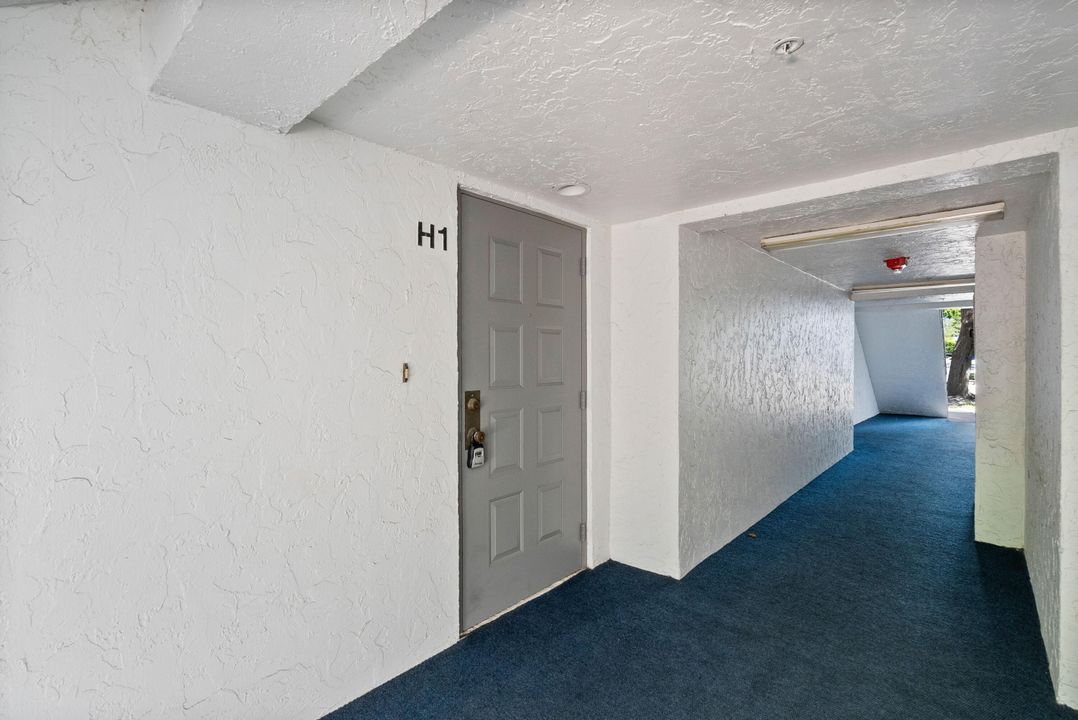 Active With Contract: $190,000 (2 beds, 2 baths, 1018 Square Feet)