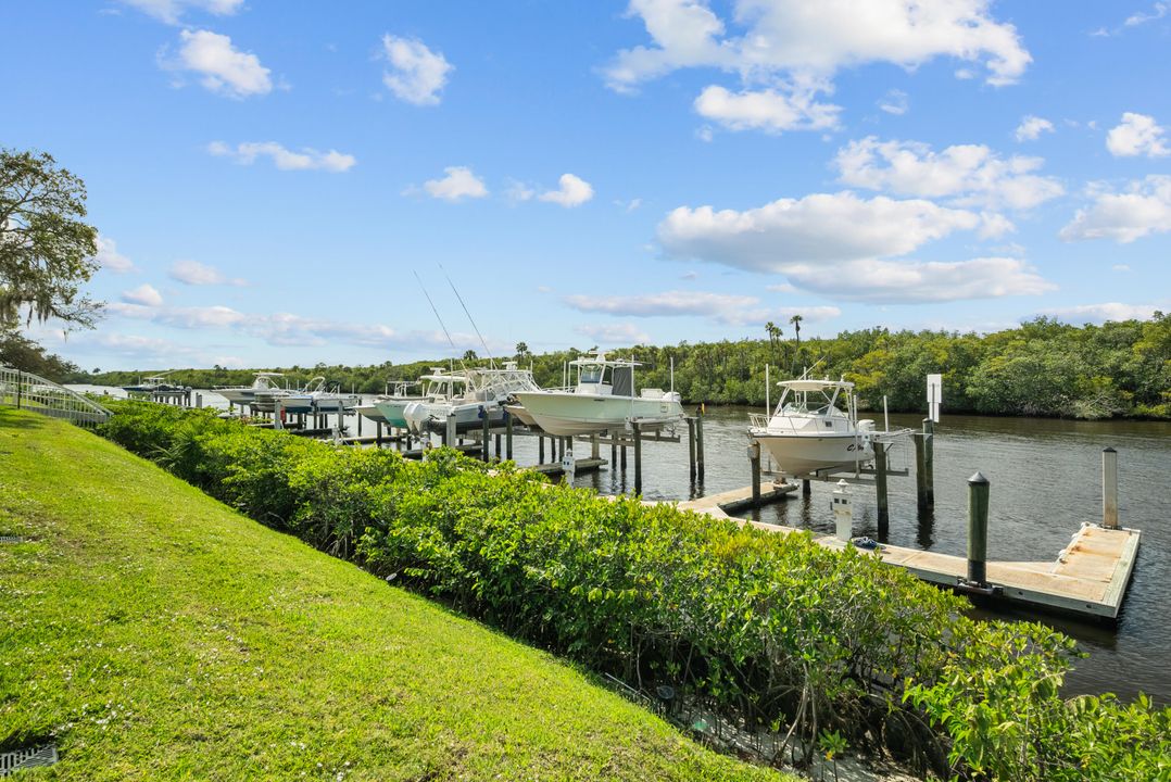 Active With Contract: $190,000 (2 beds, 2 baths, 1018 Square Feet)