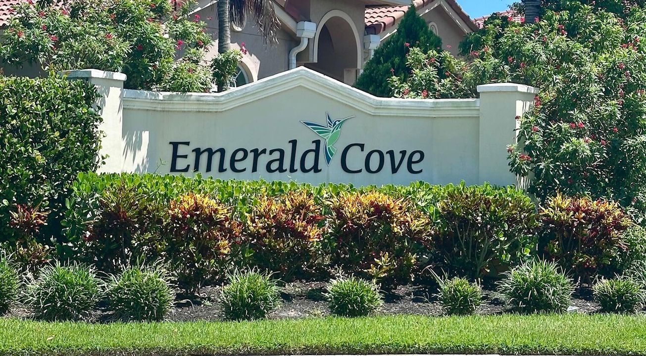 En Venta: $585,000 (5 camas, 3 baños, 2861 Pies cuadrados)