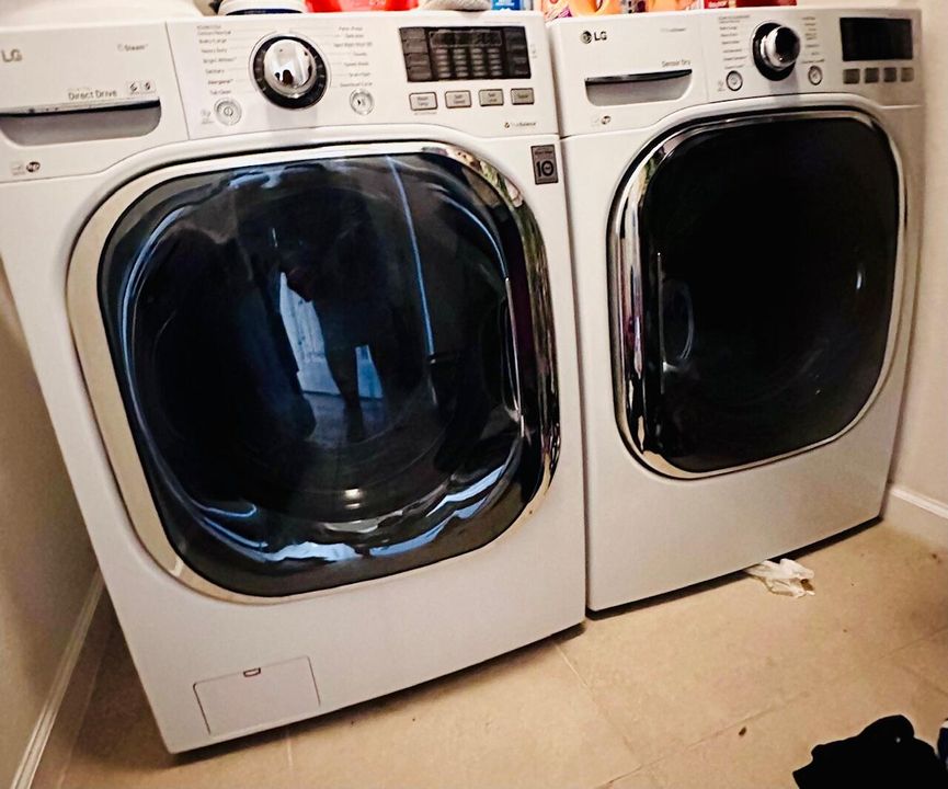 En Venta: $585,000 (5 camas, 3 baños, 2861 Pies cuadrados)