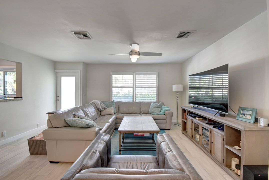 Activo con contrato: $7,500 (2 camas, 2 baños, 889 Pies cuadrados)