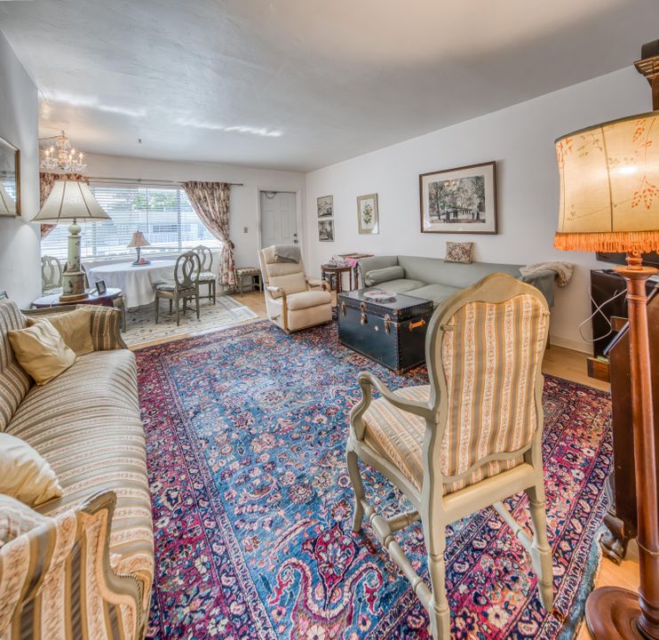 Recently Sold: $119,000 (2 beds, 1 baths, 1004 Square Feet)