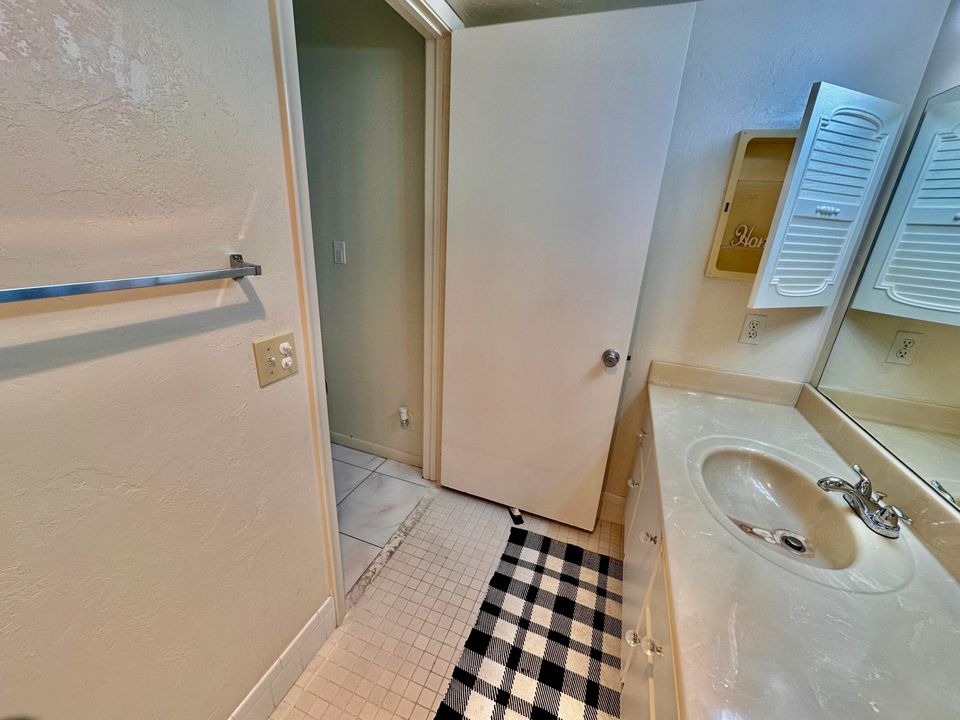 Activo con contrato: $1,900 (2 camas, 2 baños, 1002 Pies cuadrados)