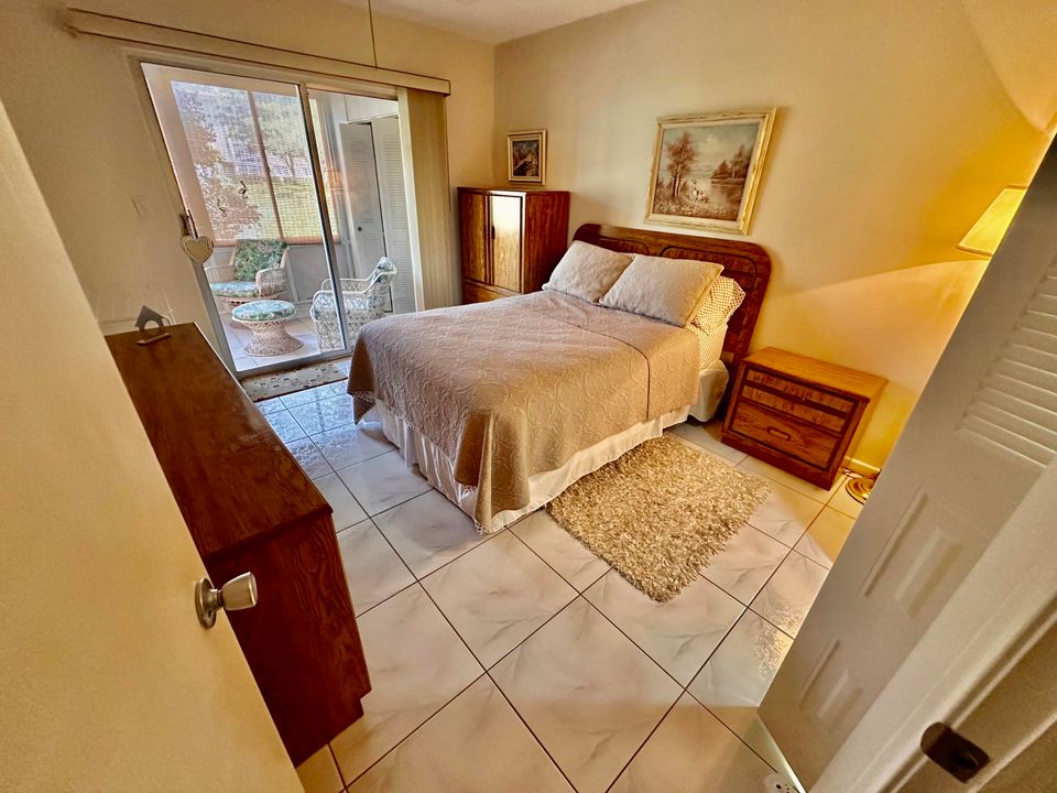 Activo con contrato: $1,900 (2 camas, 2 baños, 1002 Pies cuadrados)