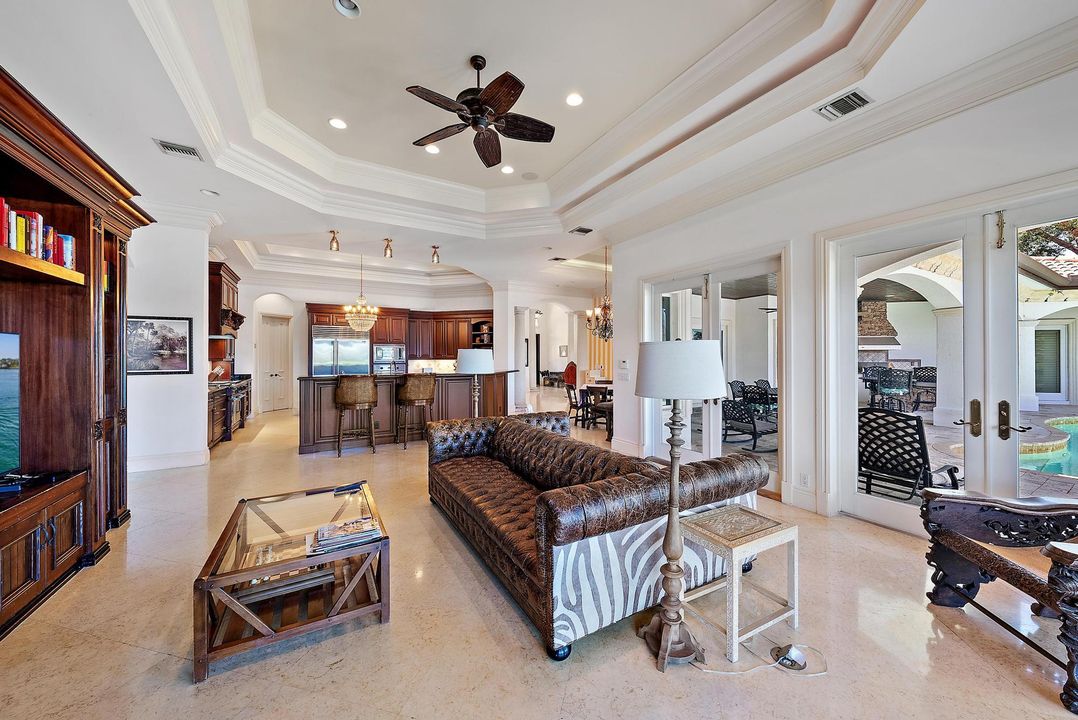 En Renta: $25,000 (5 camas, 5 baños, 6275 Pies cuadrados)