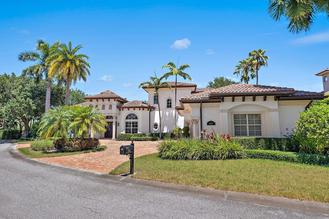 En Renta: $25,000 (5 camas, 5 baños, 6275 Pies cuadrados)