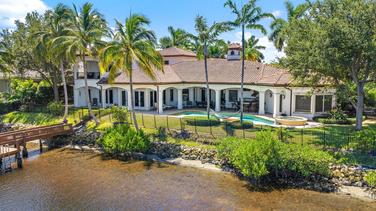 En Renta: $25,000 (5 camas, 5 baños, 6275 Pies cuadrados)