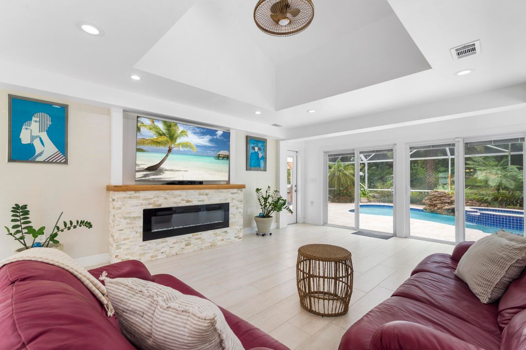 待售: $1,295,000 (3 贝兹, 2 浴室, 2057 平方英尺)