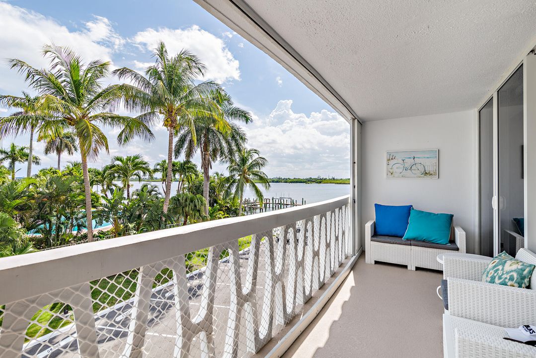 Active With Contract: $7,500 (2 beds, 2 baths, 1116 Square Feet)