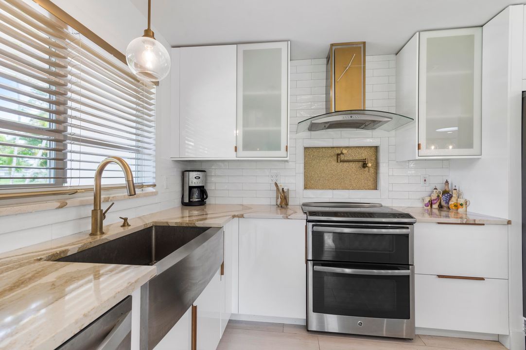 待售: $1,295,000 (3 贝兹, 2 浴室, 2057 平方英尺)