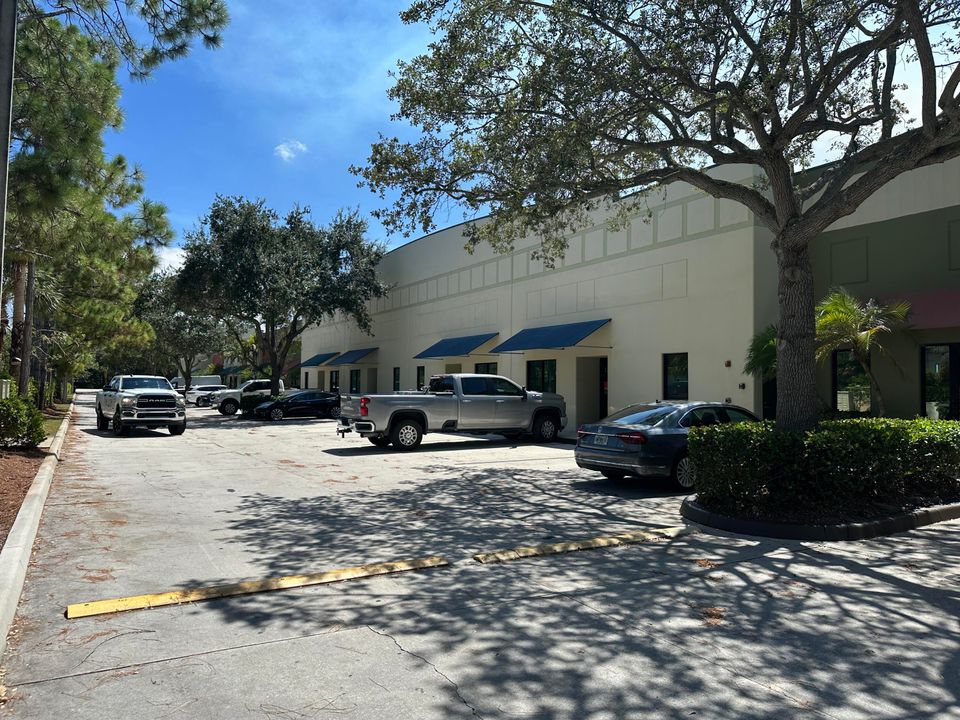 待售: $499,000 (0 贝兹, 0 浴室, 1066 平方英尺)