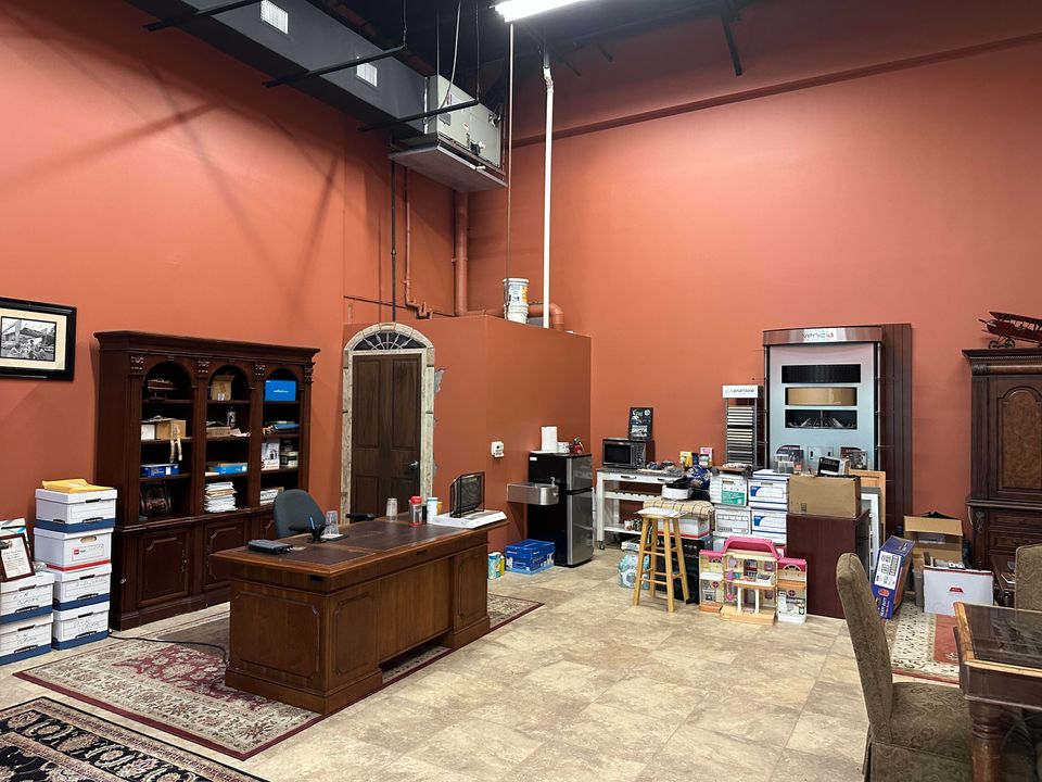 待售: $499,000 (0 贝兹, 0 浴室, 1066 平方英尺)