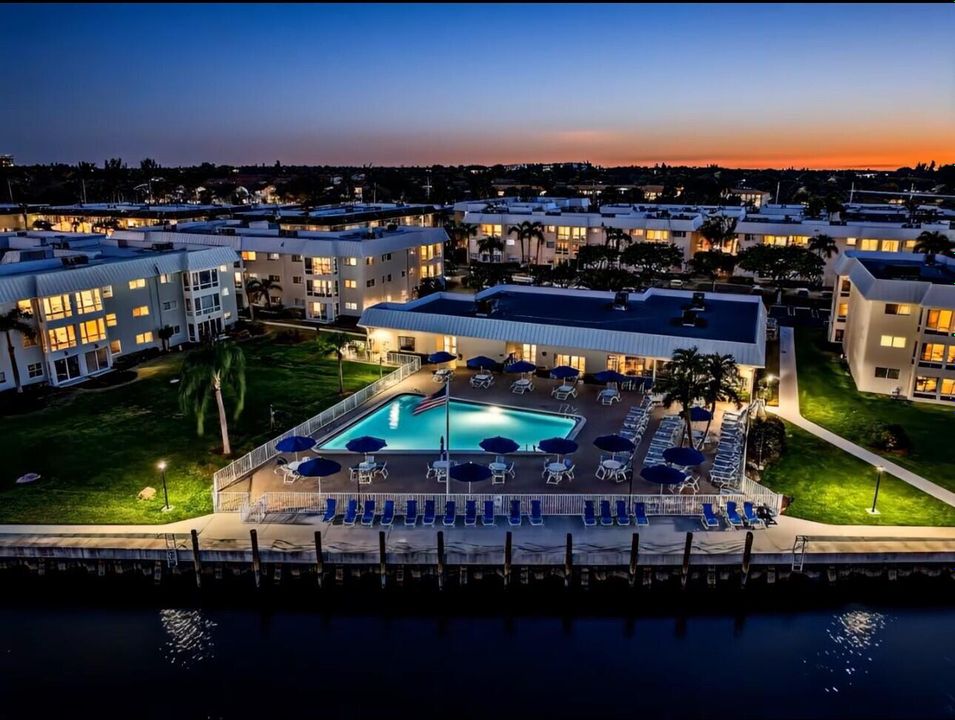 En Venta: $198,900 (1 camas, 1 baños, 946 Pies cuadrados)