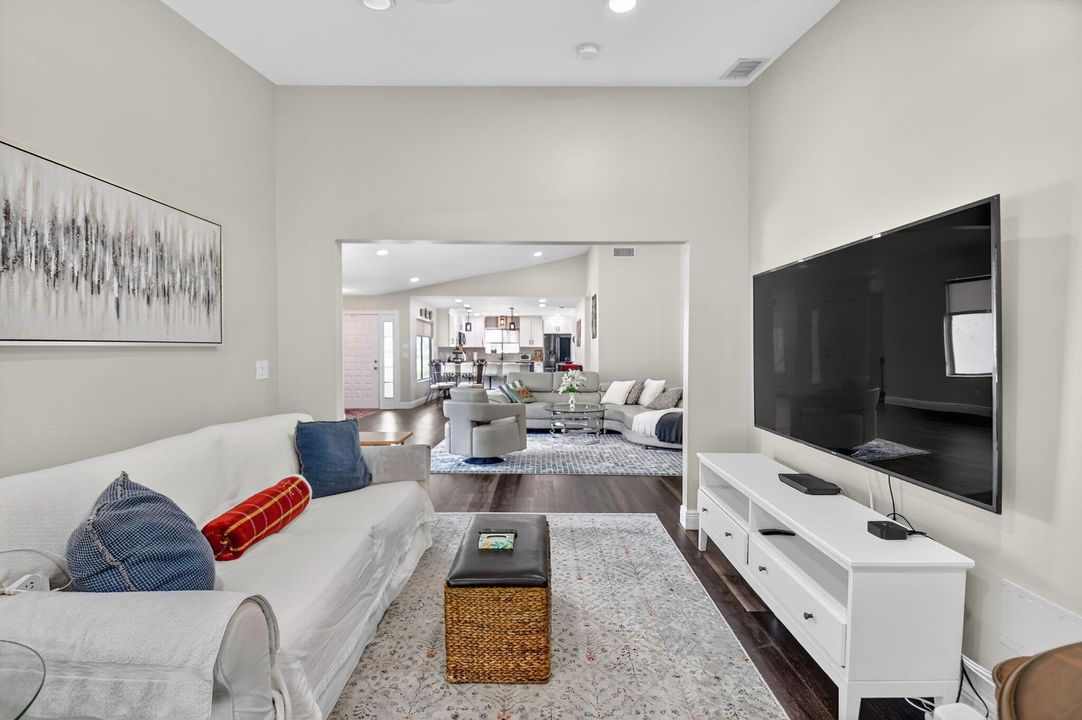 Active With Contract: $9,000 (2 beds, 2 baths, 1728 Square Feet)