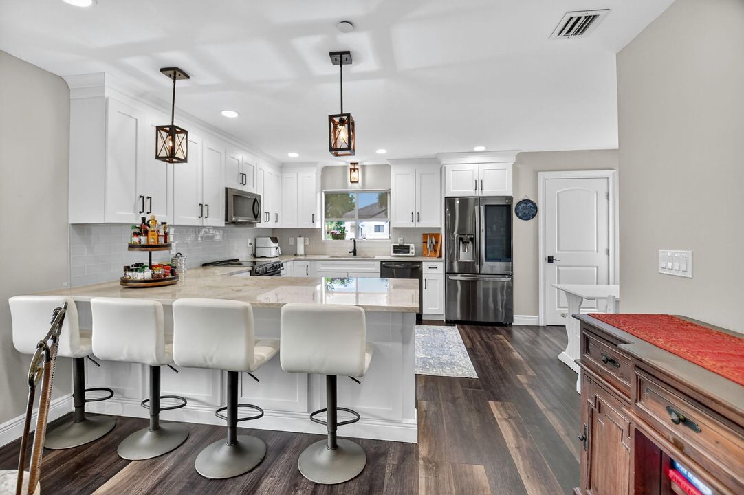 Active With Contract: $9,000 (2 beds, 2 baths, 1728 Square Feet)