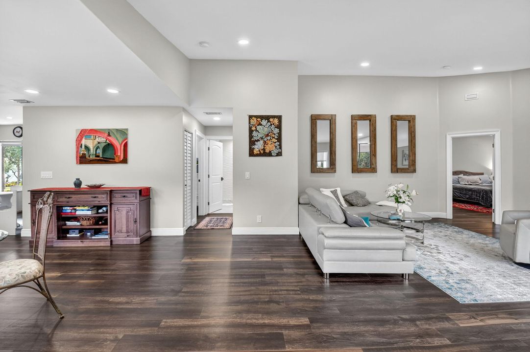 Active With Contract: $9,000 (2 beds, 2 baths, 1728 Square Feet)