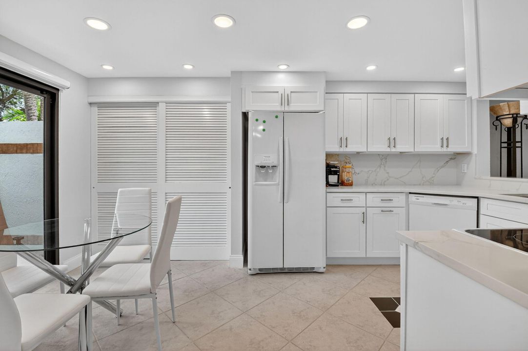 Activo con contrato: $8,500 (2 camas, 2 baños, 1311 Pies cuadrados)