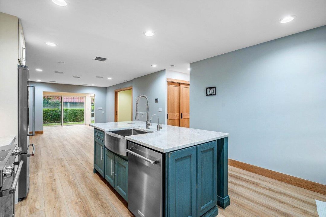 Activo con contrato: $2,150 (2 camas, 2 baños, 941 Pies cuadrados)