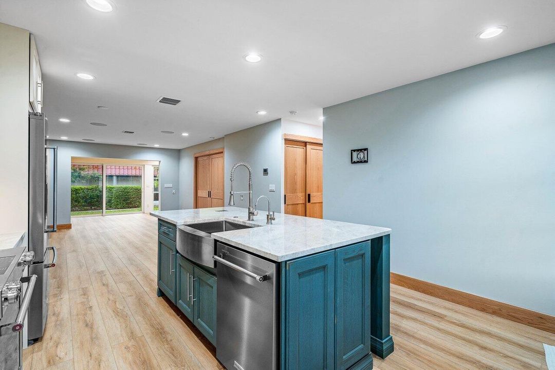 Activo con contrato: $2,150 (2 camas, 2 baños, 941 Pies cuadrados)