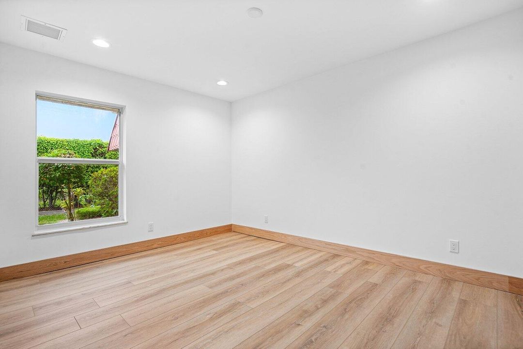 Activo con contrato: $2,150 (2 camas, 2 baños, 941 Pies cuadrados)