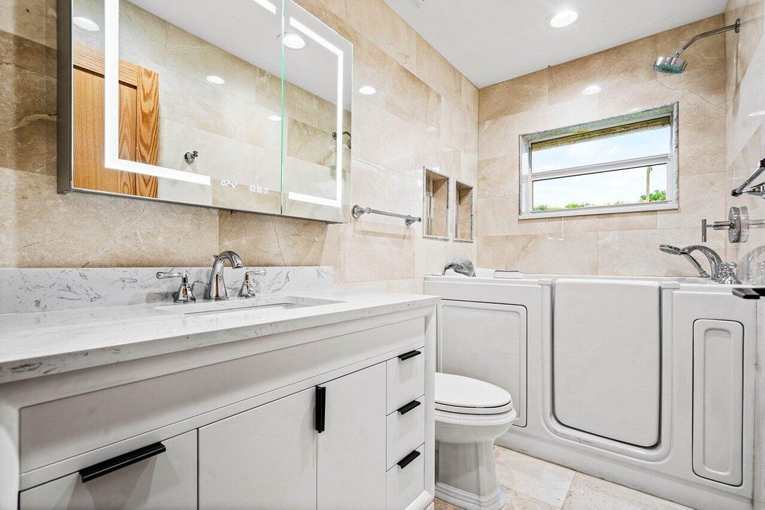 Activo con contrato: $2,150 (2 camas, 2 baños, 941 Pies cuadrados)