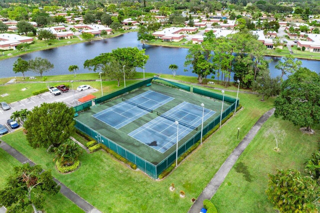 Activo con contrato: $2,150 (2 camas, 2 baños, 941 Pies cuadrados)