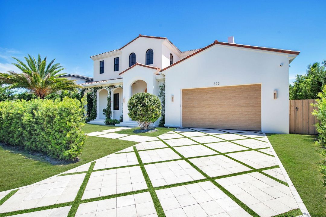 Active With Contract: $5,850,000 (4 beds, 3 baths, 3935 Square Feet)