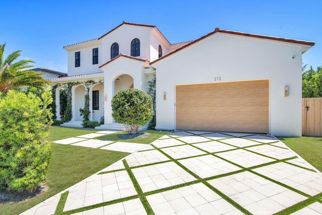 Active With Contract: $5,850,000 (4 beds, 3 baths, 3935 Square Feet)