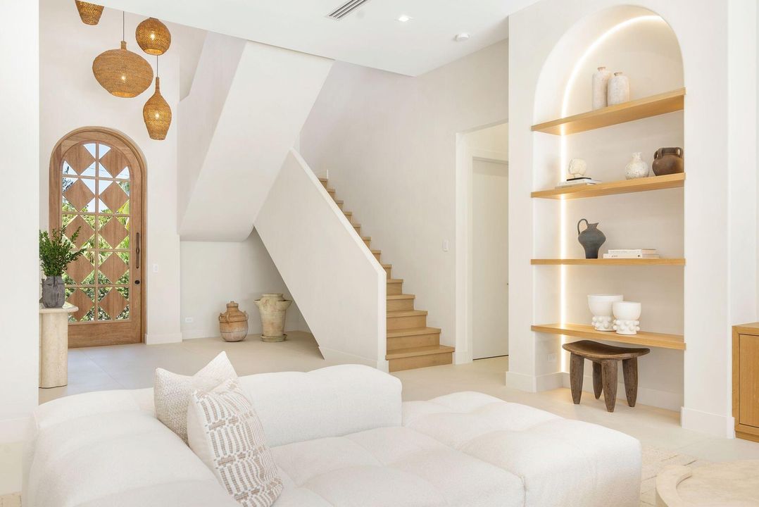 Active With Contract: $5,850,000 (4 beds, 3 baths, 3935 Square Feet)