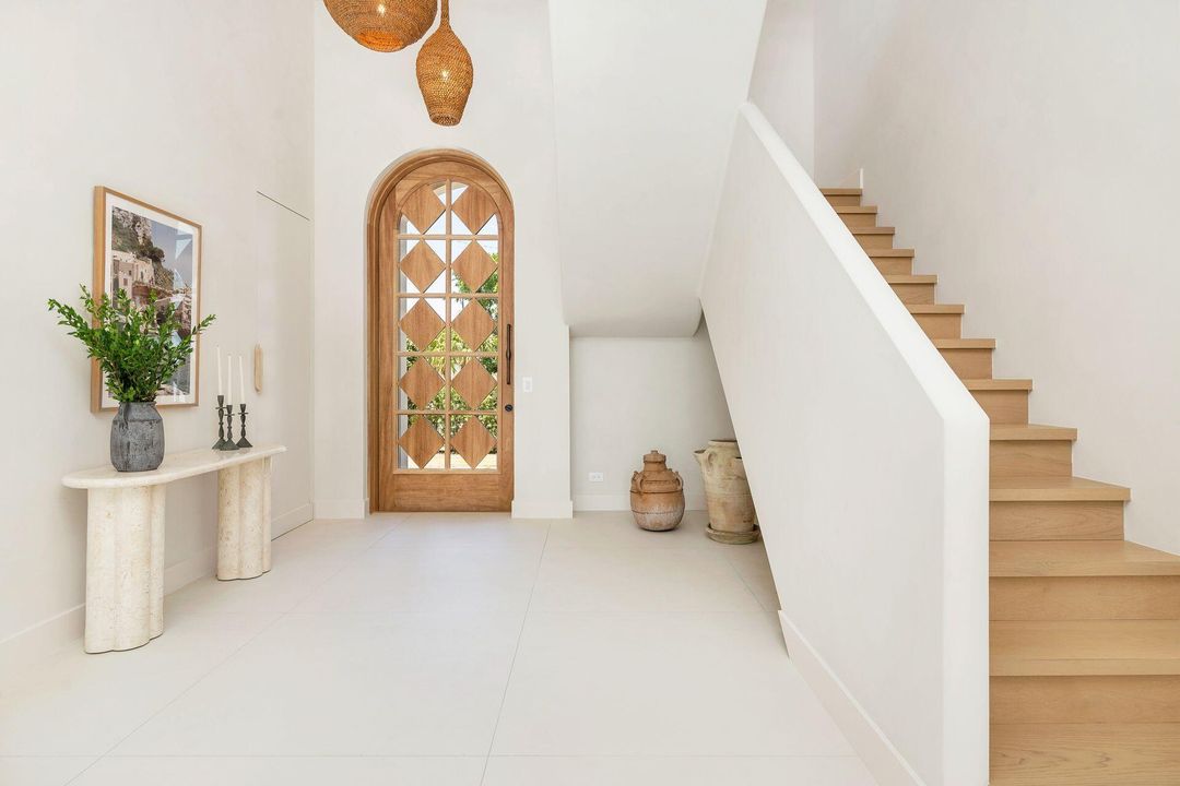 Active With Contract: $5,850,000 (4 beds, 3 baths, 3935 Square Feet)