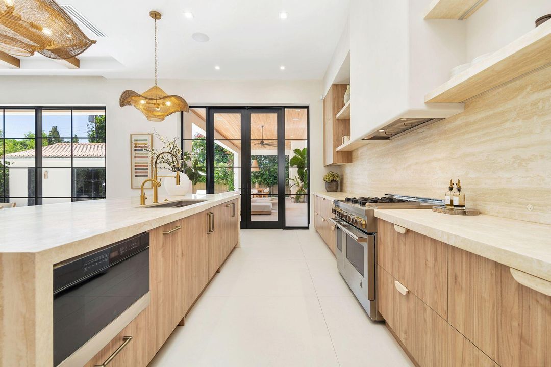 Active With Contract: $5,850,000 (4 beds, 3 baths, 3935 Square Feet)