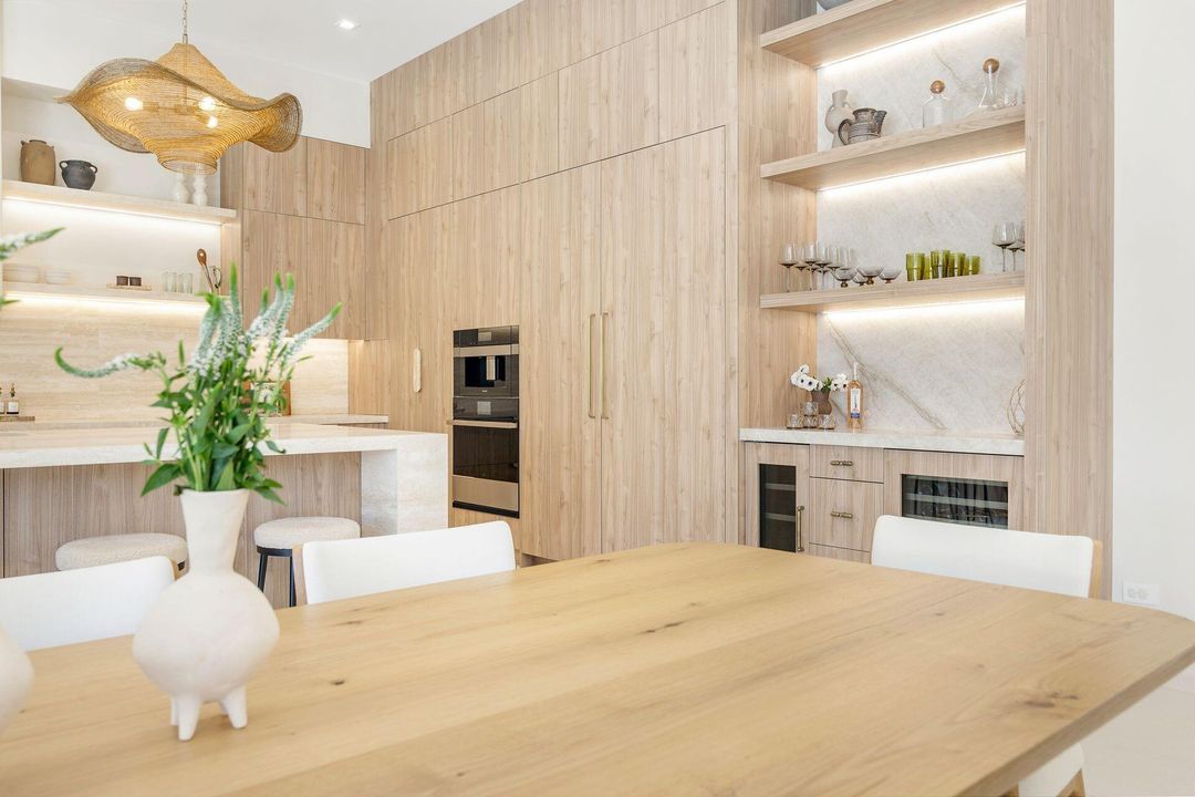 Active With Contract: $5,850,000 (4 beds, 3 baths, 3935 Square Feet)