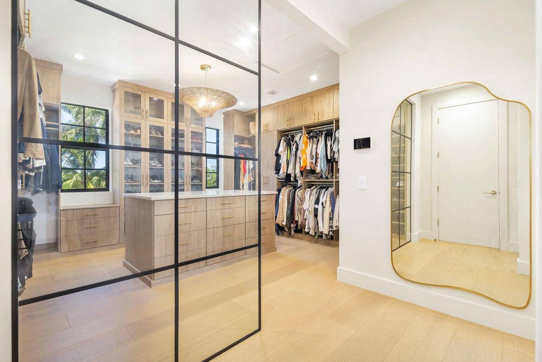 Active With Contract: $5,850,000 (4 beds, 3 baths, 3935 Square Feet)