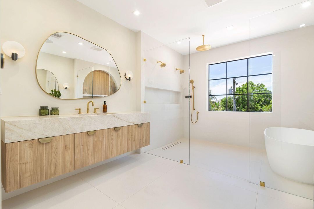 Active With Contract: $5,850,000 (4 beds, 3 baths, 3935 Square Feet)