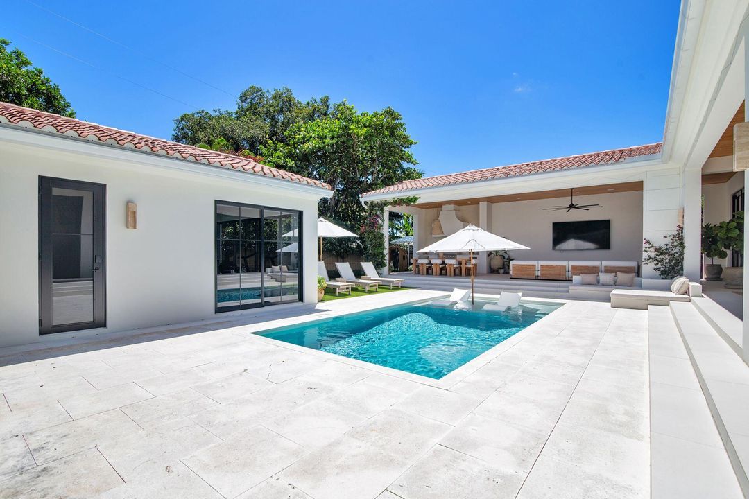 Active With Contract: $5,850,000 (4 beds, 3 baths, 3935 Square Feet)
