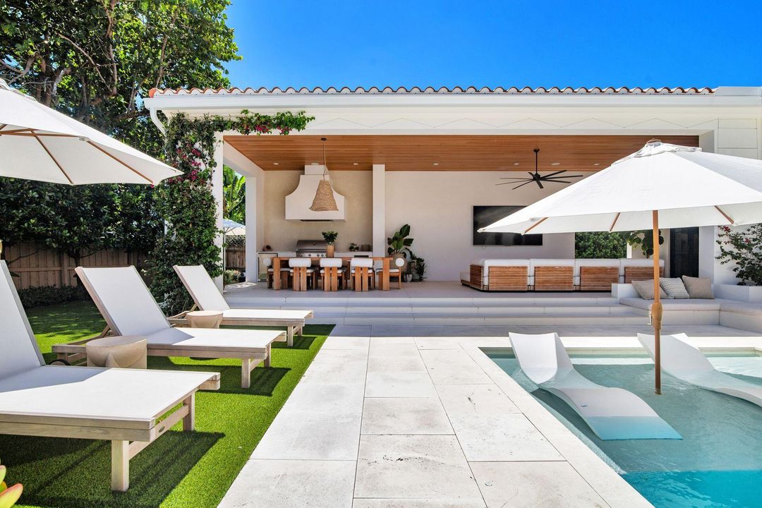 Active With Contract: $5,850,000 (4 beds, 3 baths, 3935 Square Feet)