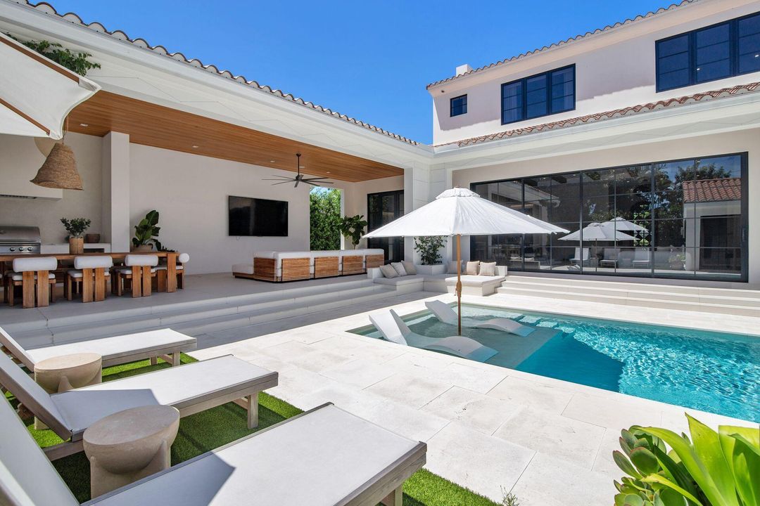 Active With Contract: $5,850,000 (4 beds, 3 baths, 3935 Square Feet)